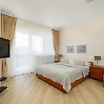 Spacerowa Cozy With Balcony In By Renters דירה קולובז'ג