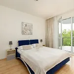 Spacerowa Cozy With Balcony In By Renters קולובז'ג