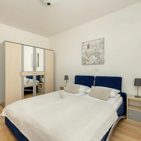 Spacerowa Cozy With Balcony In By Renters * Kolobřeh